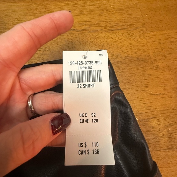 Abercrombie & Fitch Black Cropped Pants - Picture 4 of 9